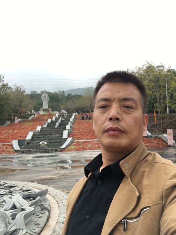 开心的松鼠的第一张照片--香港基督教相亲网